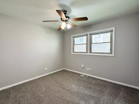 Bedroom - 14334 Ridgeway Ave, Midlothian, IL 60445 photo 1 of 7