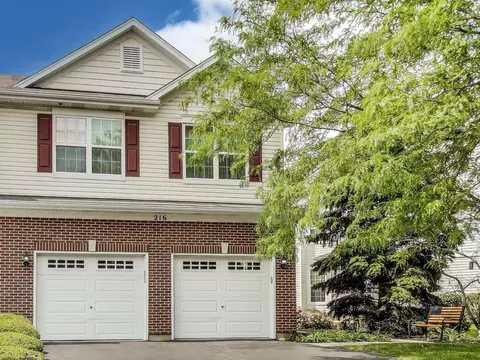 216 S Oak Creek Ln, Romeoville, IL 60446