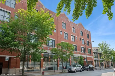 2840 N Lincoln Ave #E, Chicago, IL 60657