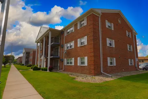 4410 W 111th St #201, Oak Lawn, IL 60453