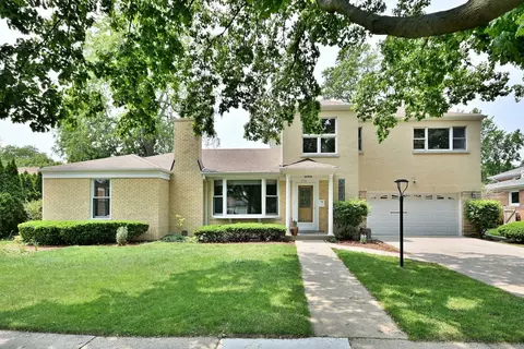 8318 Kilbourn Ave, Skokie, IL 60076