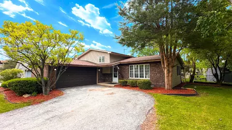 5303 Arquilla Dr, Richton Park, IL 60471