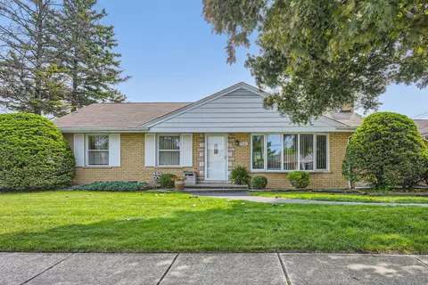 9001 Mobile Ave, Oak Lawn, IL 60453