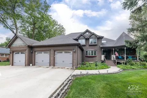645 Saint Christopher Ct, Aurora, IL 60506