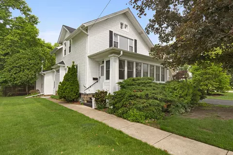 148 N Charlotte St, Lombard, IL 60148