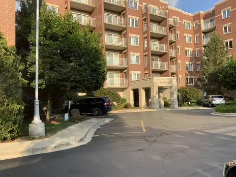 6560 W Diversey Ave #417, Chicago, IL 60707