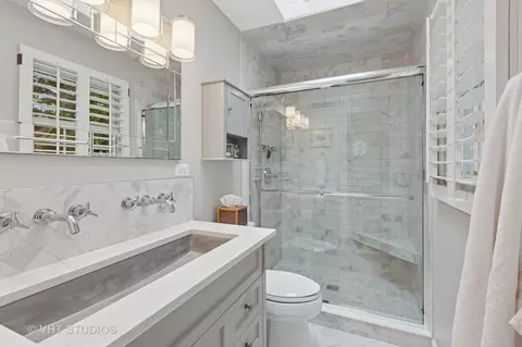 Bath - 77 Flicker Ct, Naperville, IL 60565 photo 1 of 3