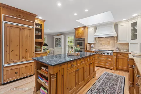 Kitchen - 77 Flicker Ct, Naperville, IL 60565 photo 1 of 3