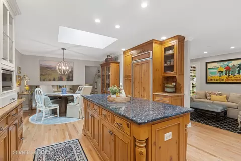 Kitchen - 77 Flicker Ct, Naperville, IL 60565 photo 3 of 3