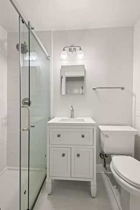 Bath - 454 Drexel Ave, Glencoe, IL 60022 photo 2 of 2