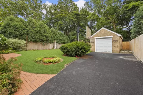 Exterior - 454 Drexel Ave, Glencoe, IL 60022 photo 3 of 5