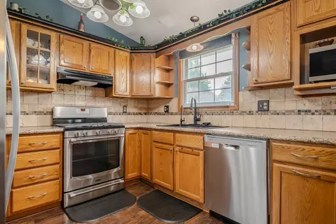 107 W 10th St, Gridley, IL 61744 photo 10