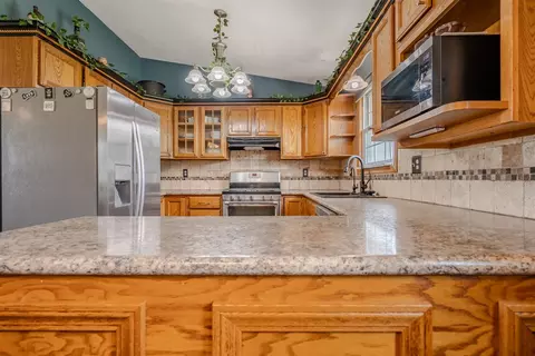 107 W 10th St, Gridley, IL 61744 photo 9