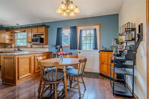 107 W 10th St, Gridley, IL 61744 photo 5