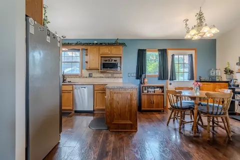 107 W 10th St, Gridley, IL 61744 photo 4
