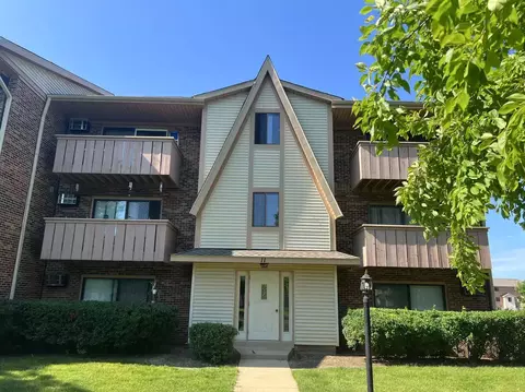 11 Echo Ct #17, Vernon Hills, IL 60061