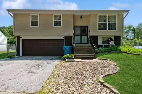 2916 Nichols Dr, Sauk Village, IL 60411
