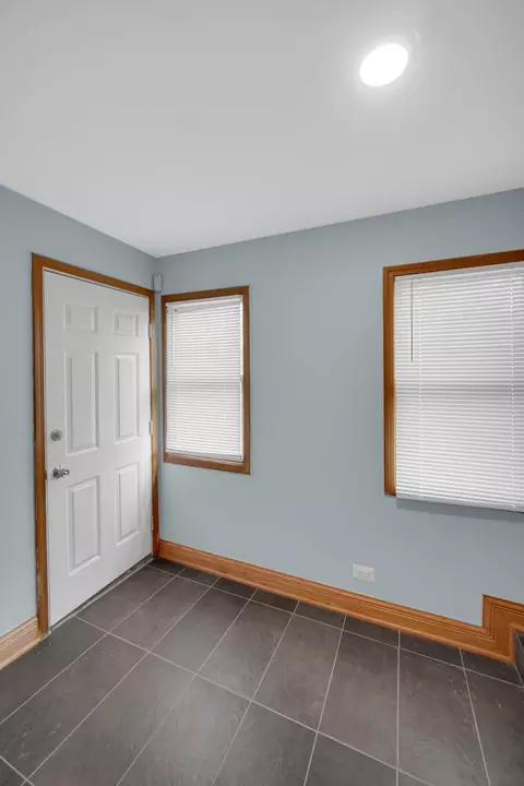 Entry Way - 1515 E 85th St, Chicago, IL 60619 photo 1 of 1