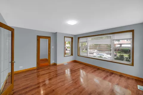 Living - 1515 E 85th St, Chicago, IL 60619 photo 1 of 2