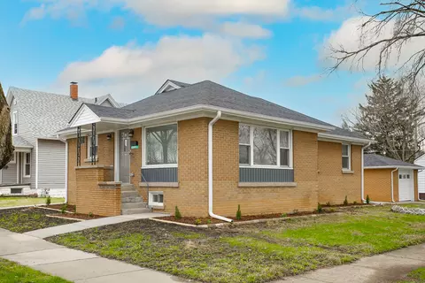 412 N Center Ave, Bradley, IL 60915