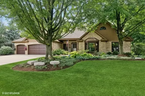 401 Woodside Dr, Wood Dale, IL 60191
