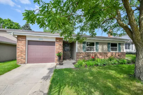 6853 Red Wing Dr, Woodridge, IL 60517