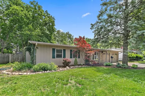 1521 Hulmes Dr, Dekalb, IL 60115