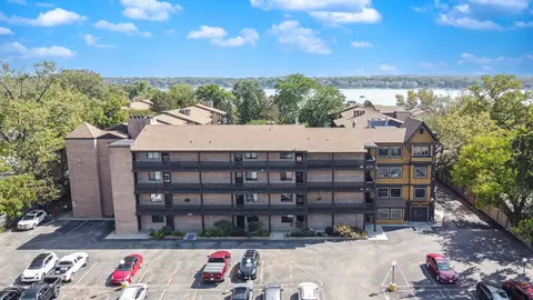 450 N Main St #S307A, Wauconda, IL 60084