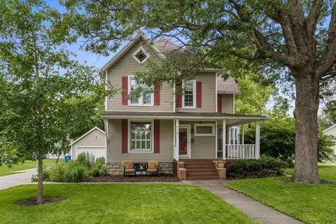 516 E Locust St, Watseka, IL 60970