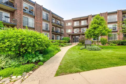 1230 N Western Ave #309, Lake Forest, IL 60045