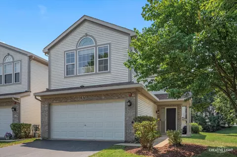 1836 Candlelight Cir #1836, Montgomery, IL 60538