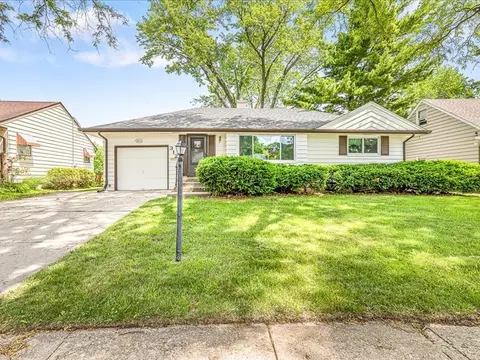 312 Oak Knls S, Rockford, IL 61108