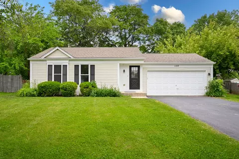 1123 Crimson Ct, Naperville, IL 60564
