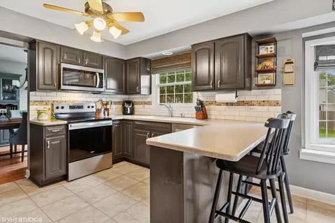1157 Pinetree Ln, Bartlett, IL 60103 photo 5