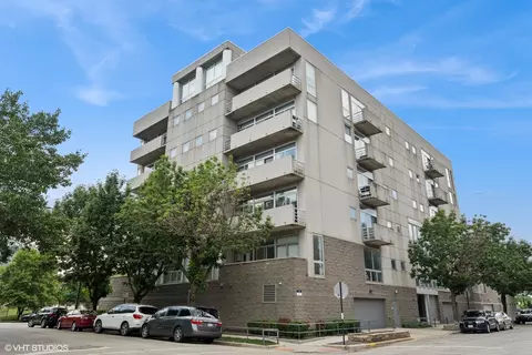 1035 W Huron St #402, Chicago, IL 60642