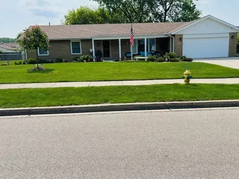 2250 Yeoman St, Waukegan, IL 60085