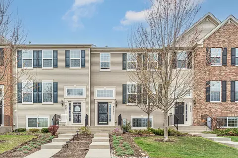 525 Town Center Blvd, Gilberts, IL 60136