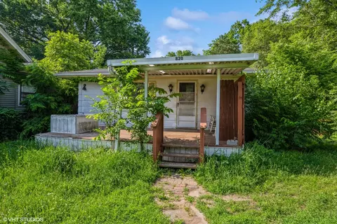 820 Montague St, Rockford, IL 61102