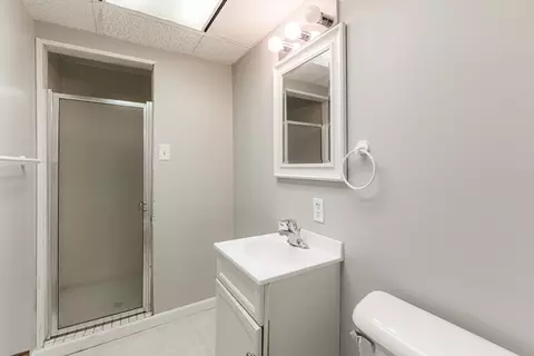 Bath - 102 Mattek Ave, Dekalb, IL 60115 photo 6 of 6