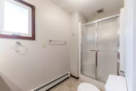 Bath - 102 Mattek Ave, Dekalb, IL 60115 photo 4 of 6