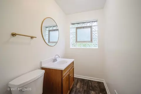 Bath - 135 Flora Ave, Glenview, IL 60025 photo 1 of 3