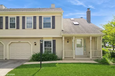 2662 College Hill Cir #2662, Schaumburg, IL 60173