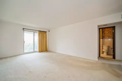 Living - 1430 Lehigh Ave #B2, Glenview, IL 60026 photo 3 of 3