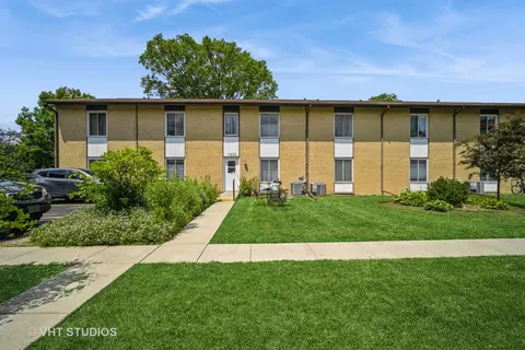 1430 Lehigh Ave #B2, Glenview, IL 60026