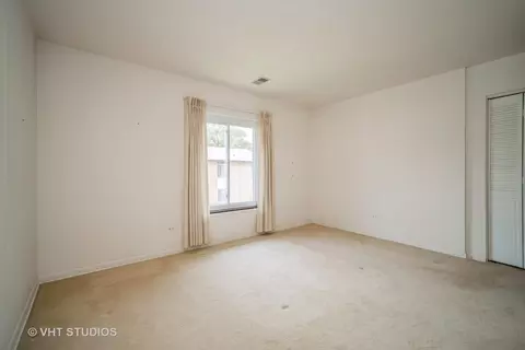 Bedroom - 1430 Lehigh Ave #B2, Glenview, IL 60026 photo 3 of 5