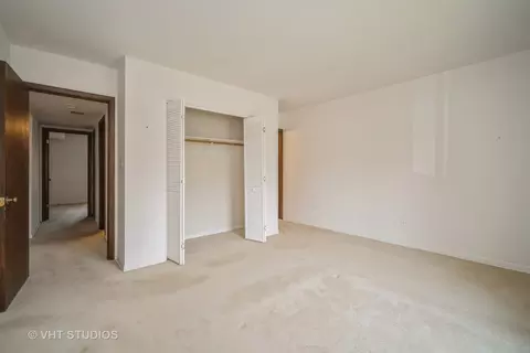Bedroom - 1430 Lehigh Ave #B2, Glenview, IL 60026 photo 1 of 5