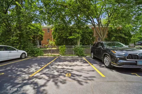 Exterior - 1430 Lehigh Ave #B2, Glenview, IL 60026 photo 3 of 3