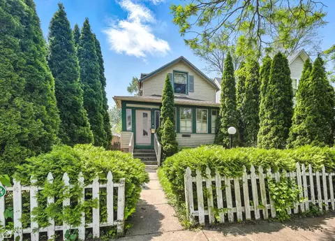 1914 Foster St, Evanston, IL 60201