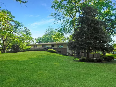 10282 Ray Dr, Roscoe, IL 61073 photo 2