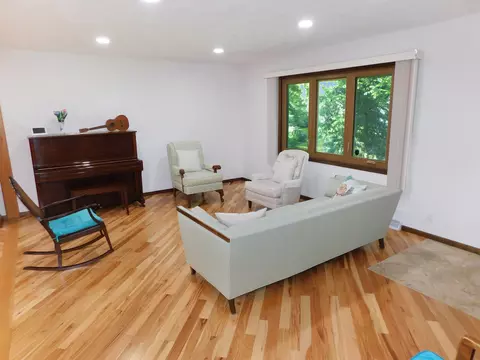10282 Ray Dr, Roscoe, IL 61073 photo 3